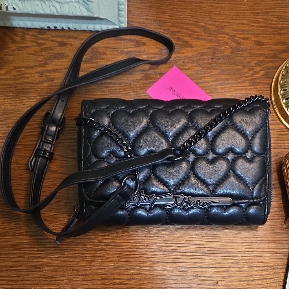 Black Quilted Crossbody Bag - Picture 5 of 9